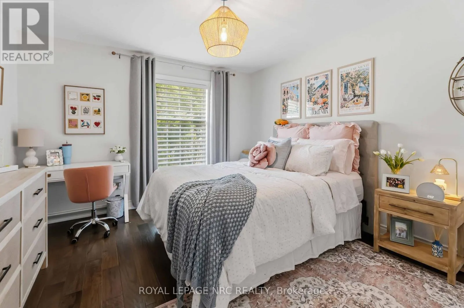 42 FORESTHILL CRESCENT