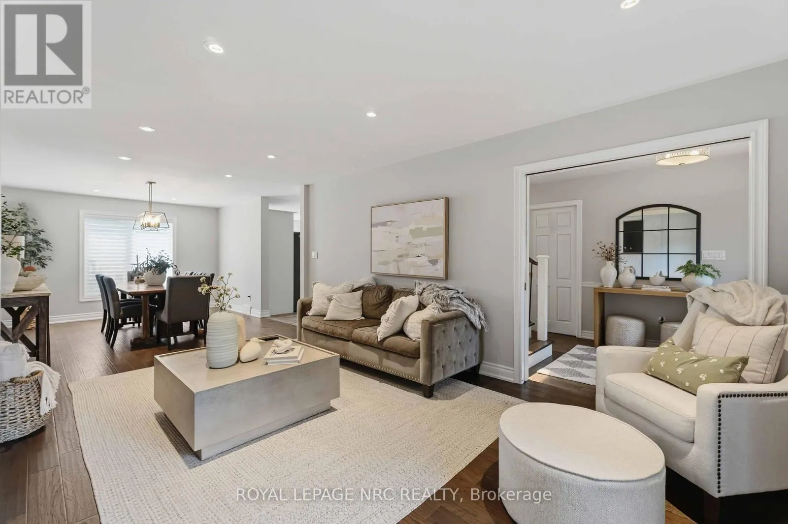 42 FORESTHILL CRESCENT