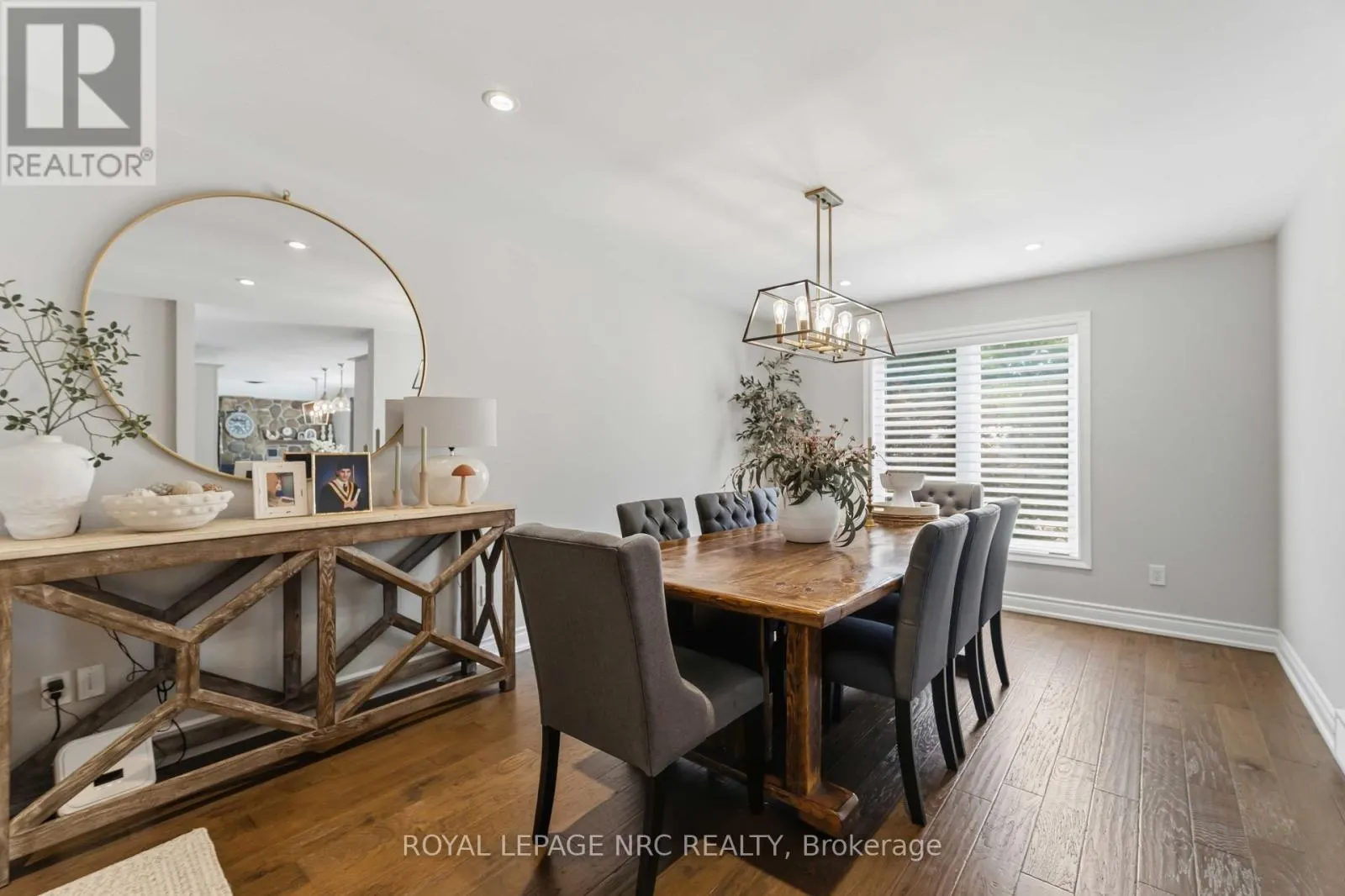 42 FORESTHILL CRESCENT