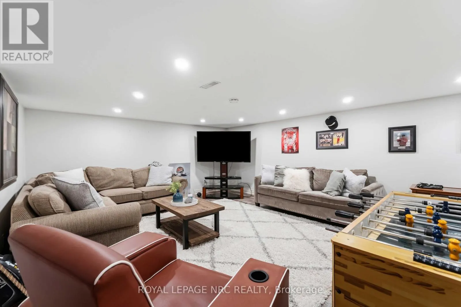 42 FORESTHILL CRESCENT