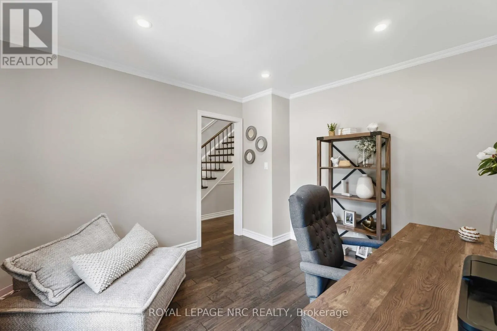 42 FORESTHILL CRESCENT