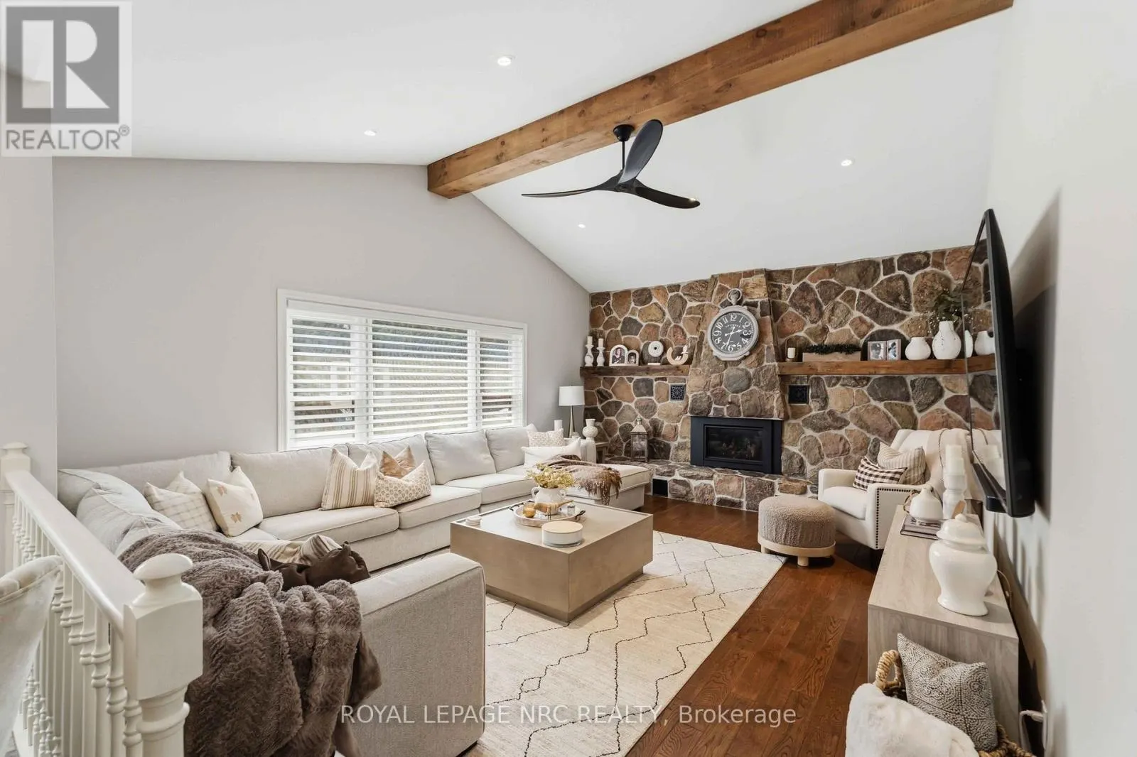 42 FORESTHILL CRESCENT