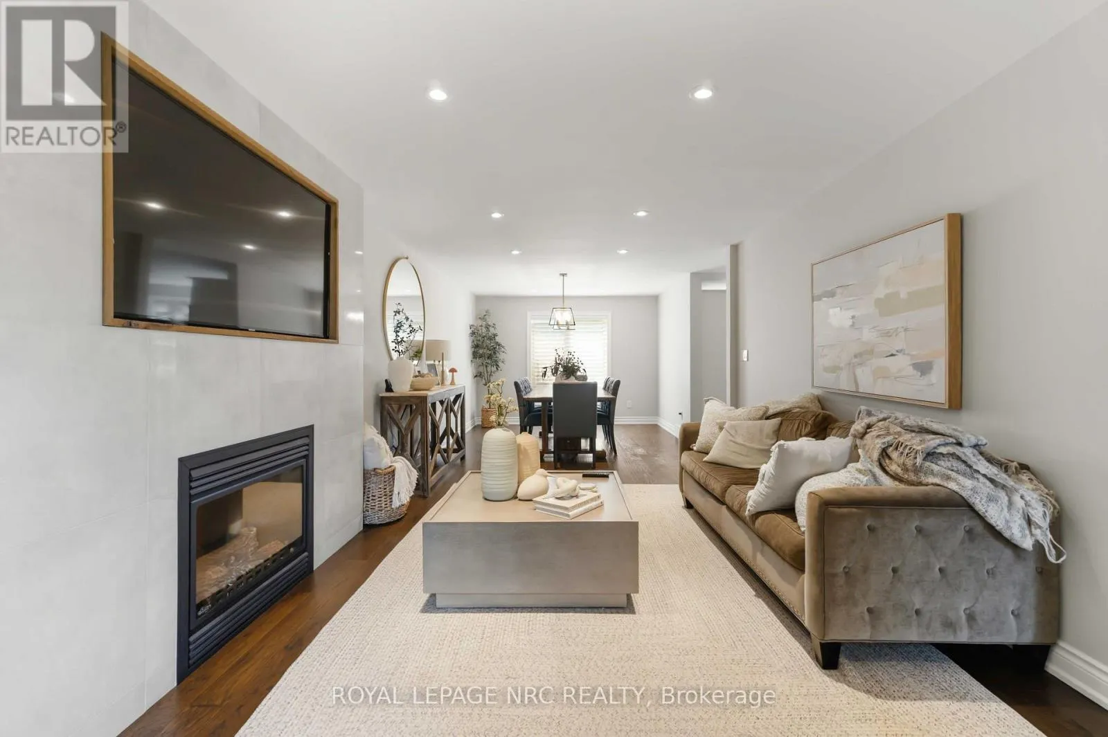 42 FORESTHILL CRESCENT