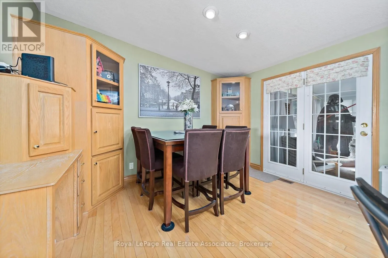 48 LAKESHORE DRIVE