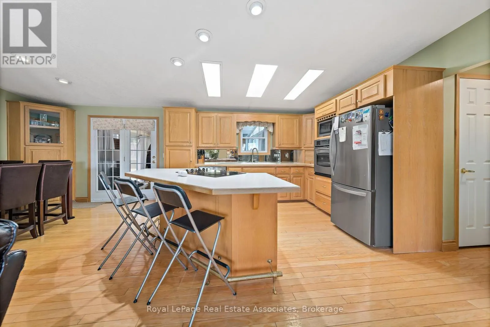 48 LAKESHORE DRIVE