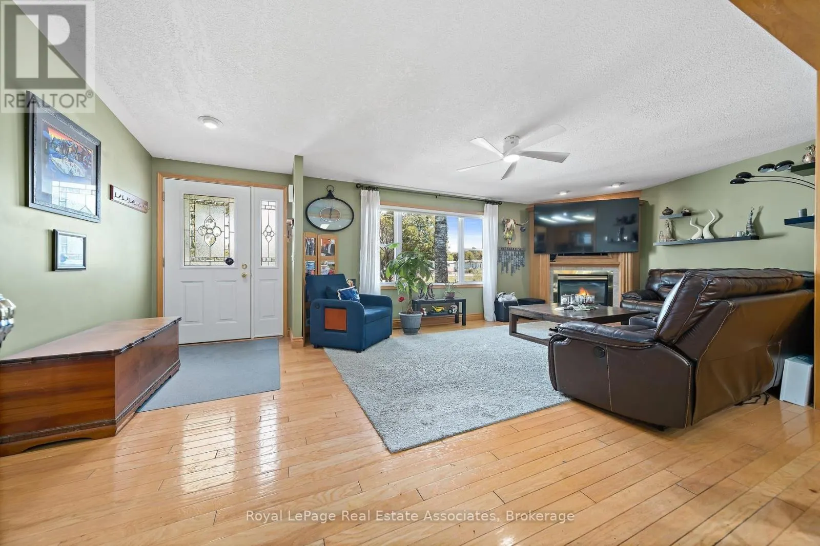 48 LAKESHORE DRIVE