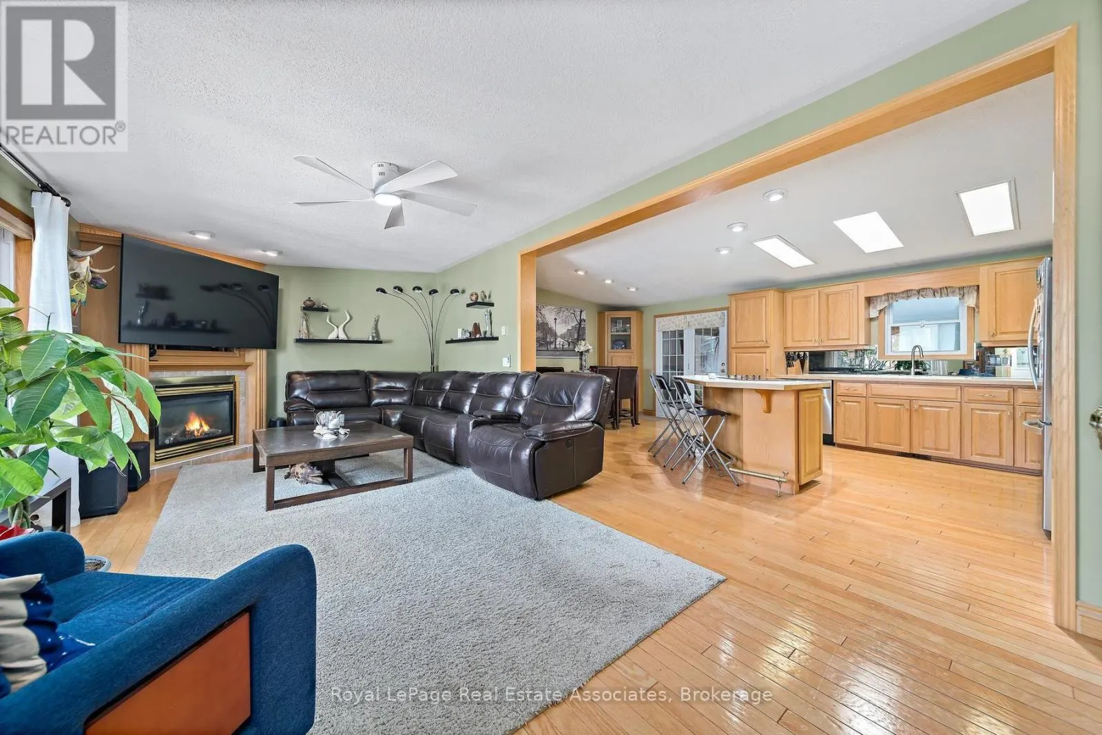 48 LAKESHORE DRIVE