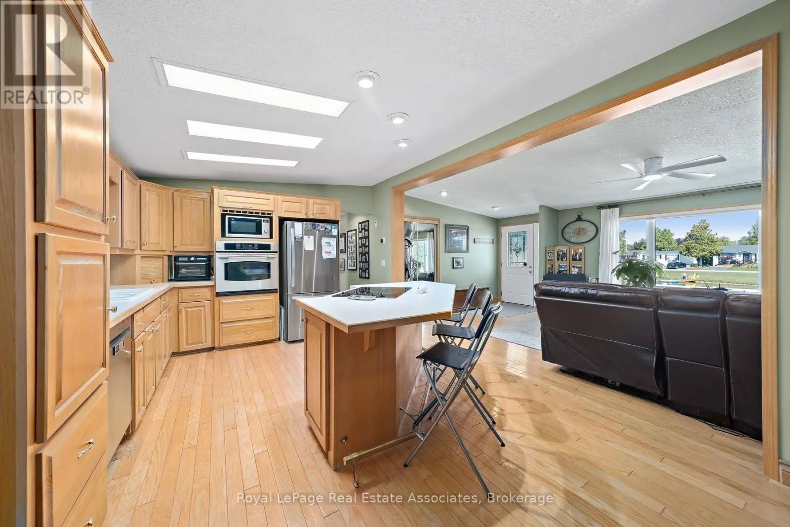48 LAKESHORE DRIVE