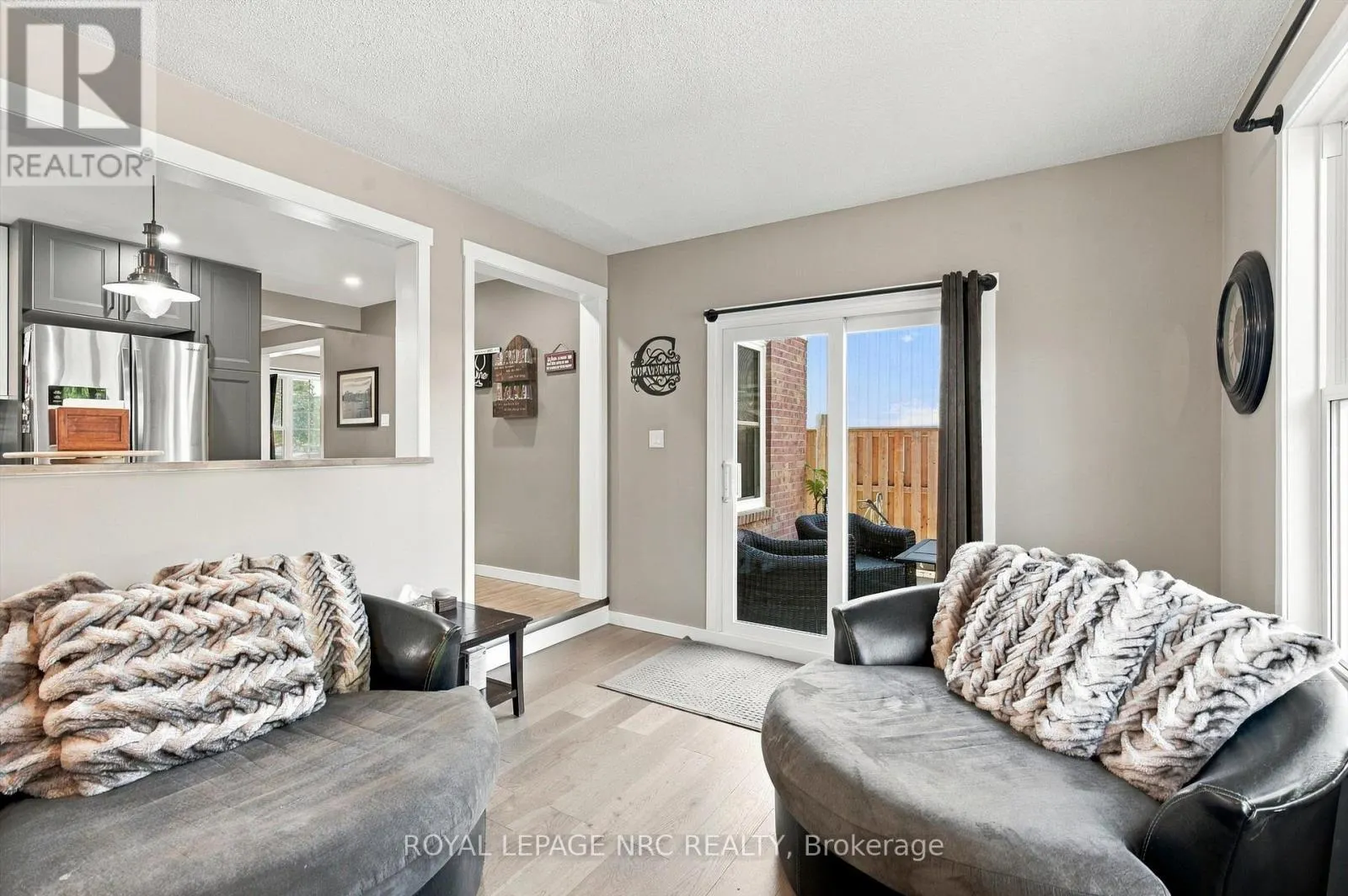 158 CONFEDERATION AVENUE
