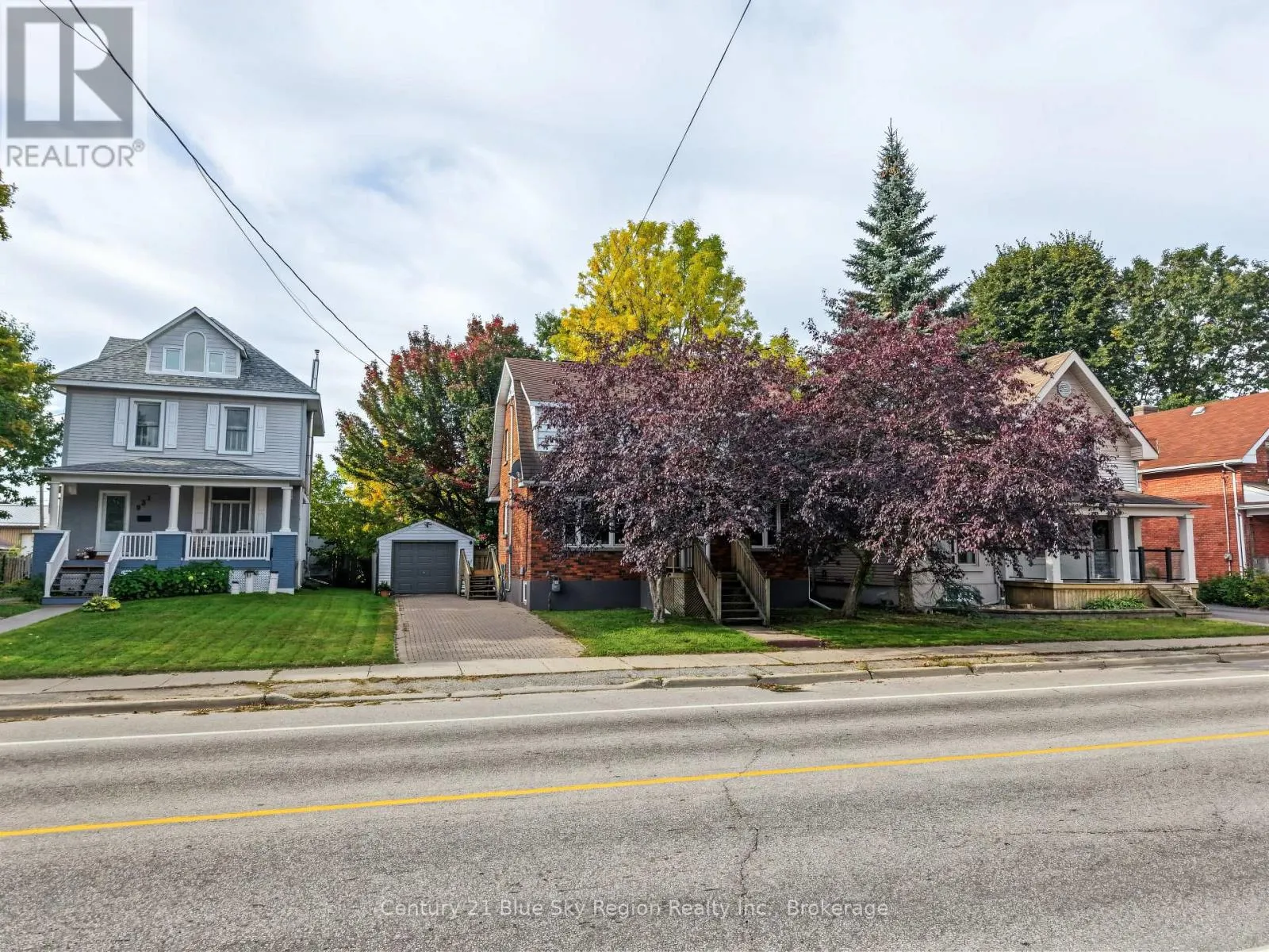 941 MAIN STREET W