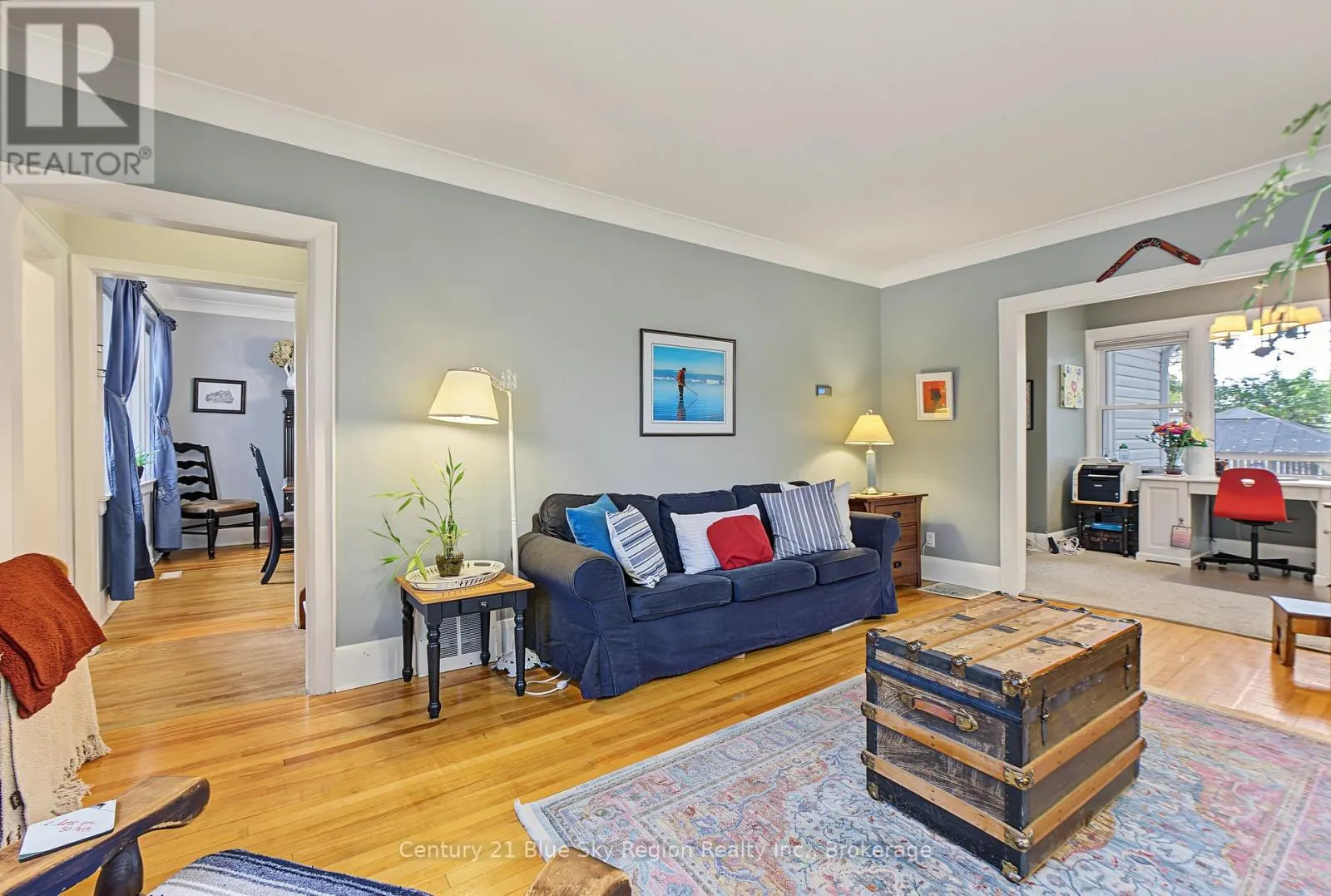 941 MAIN STREET W