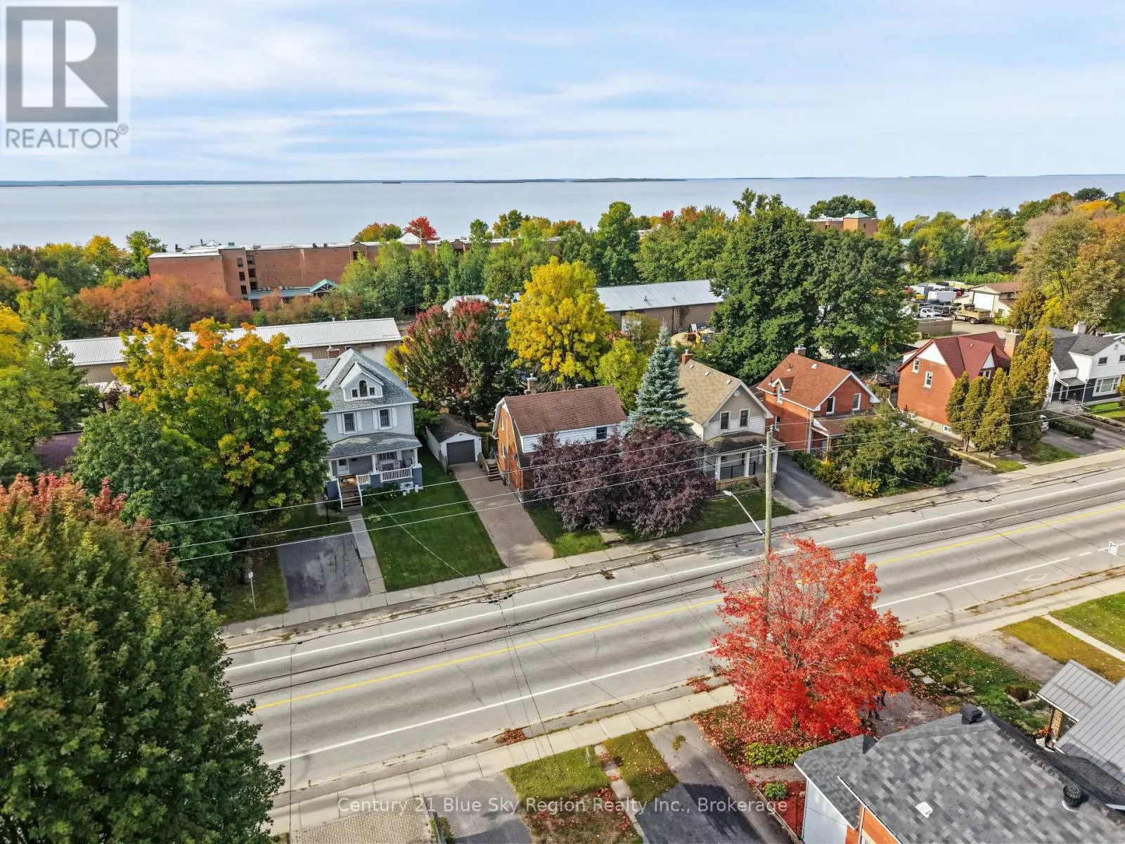 941 MAIN STREET W