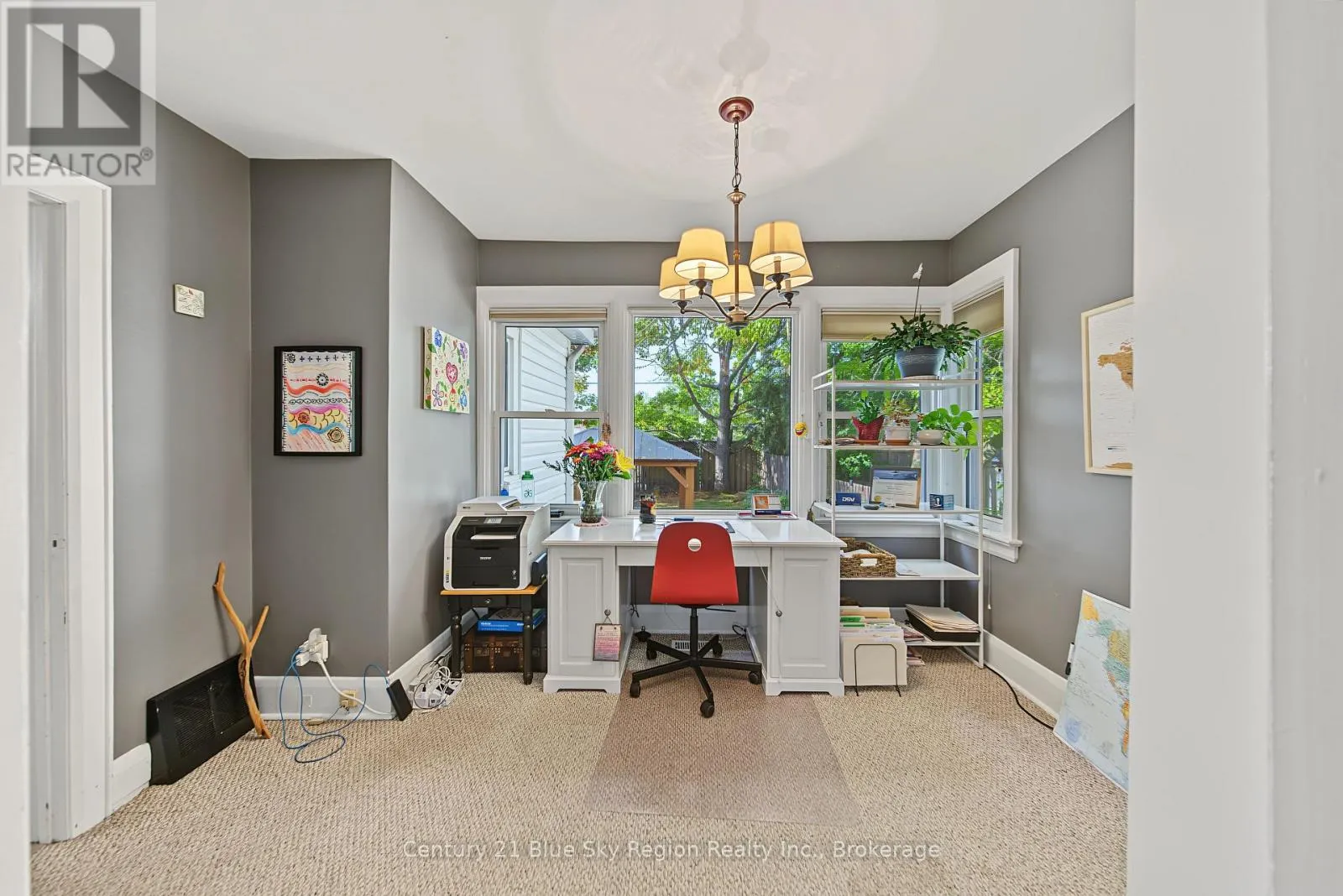 941 MAIN STREET W