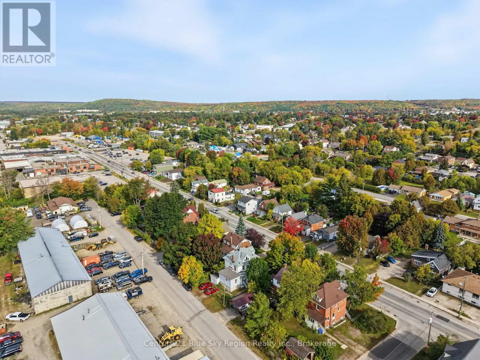 941 MAIN STREET W