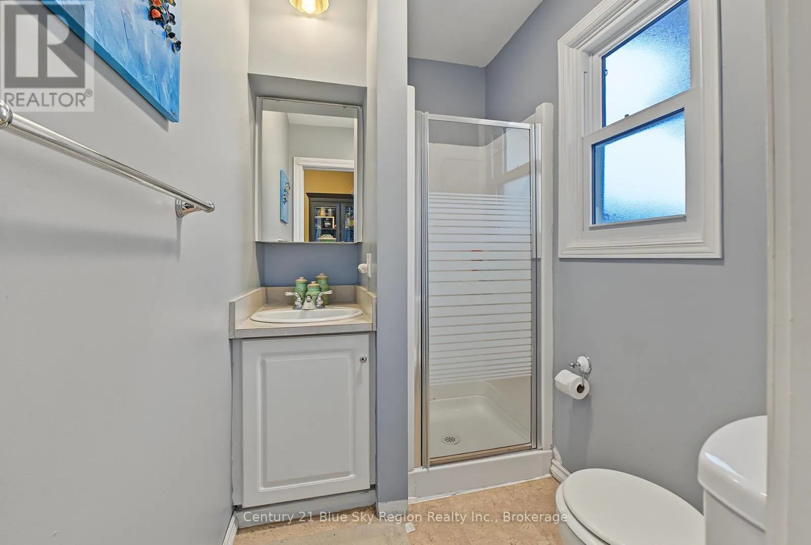 941 MAIN STREET W