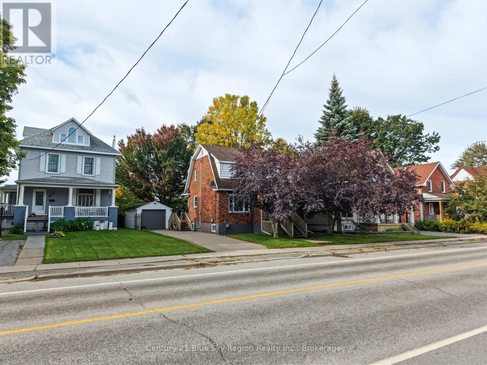 941 MAIN STREET W