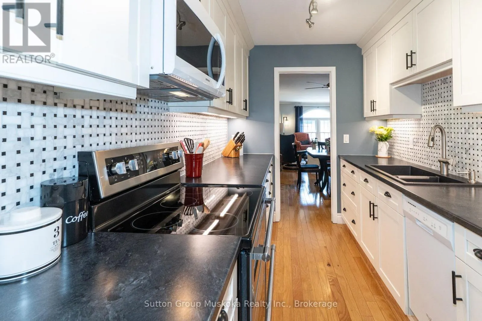 4 - 44 KING WILLIAM STREET #4