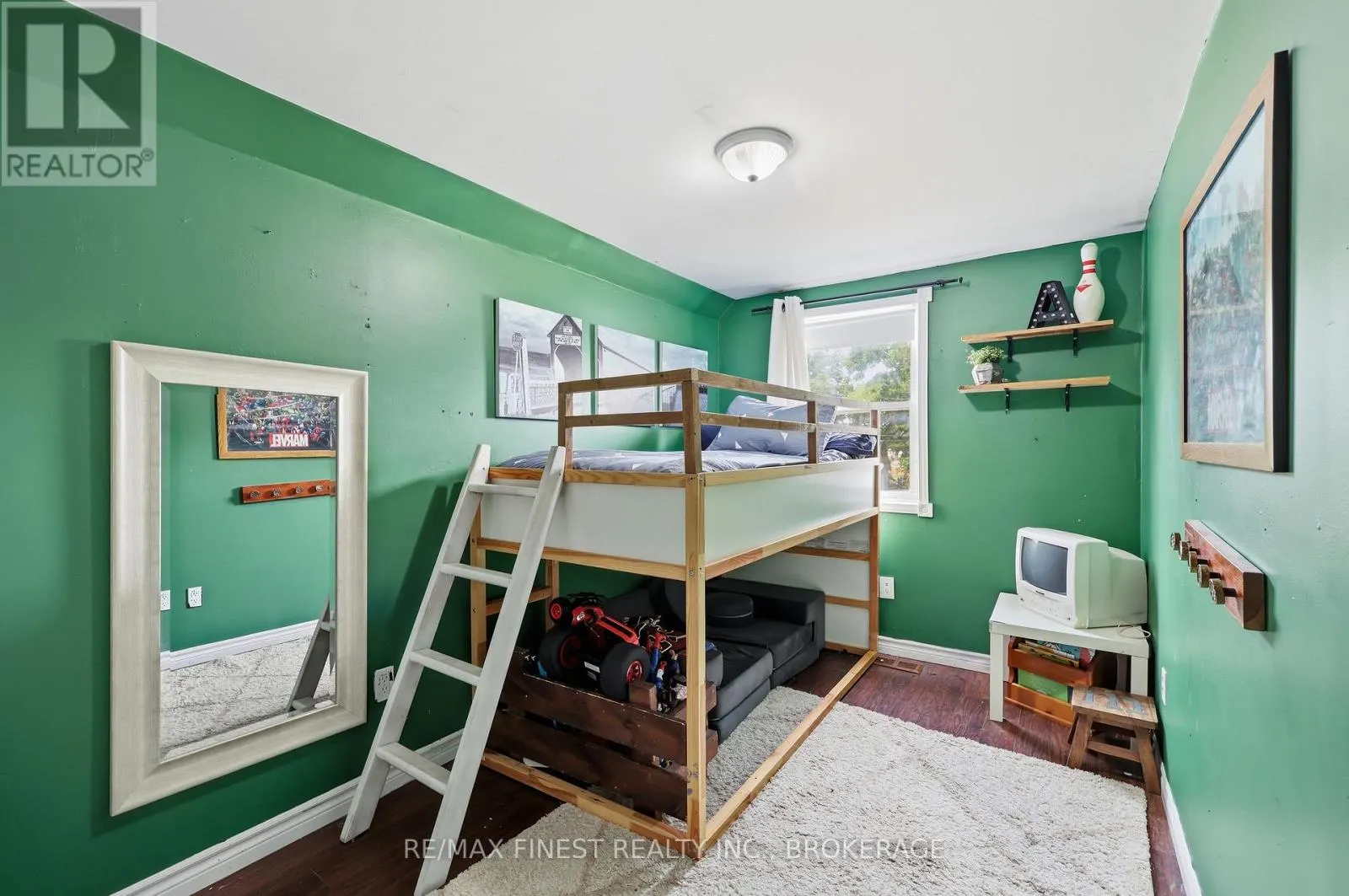 348 CHARLES STREET N