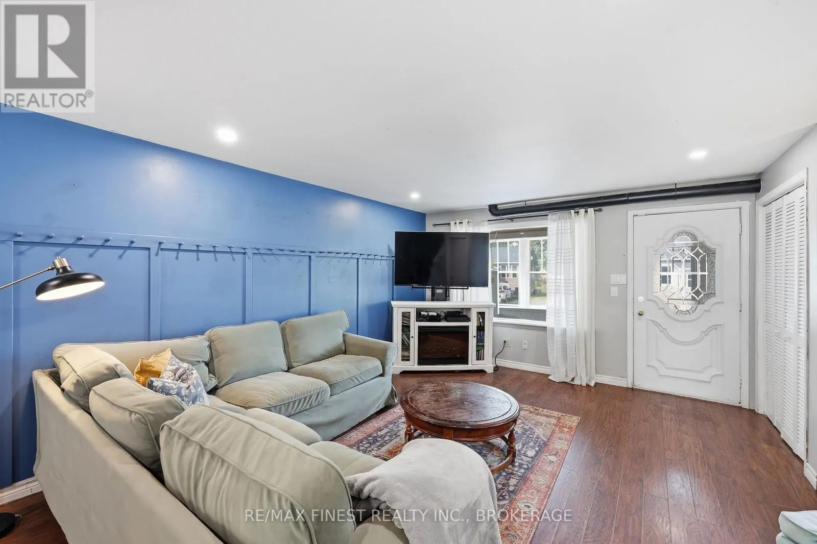348 CHARLES STREET N