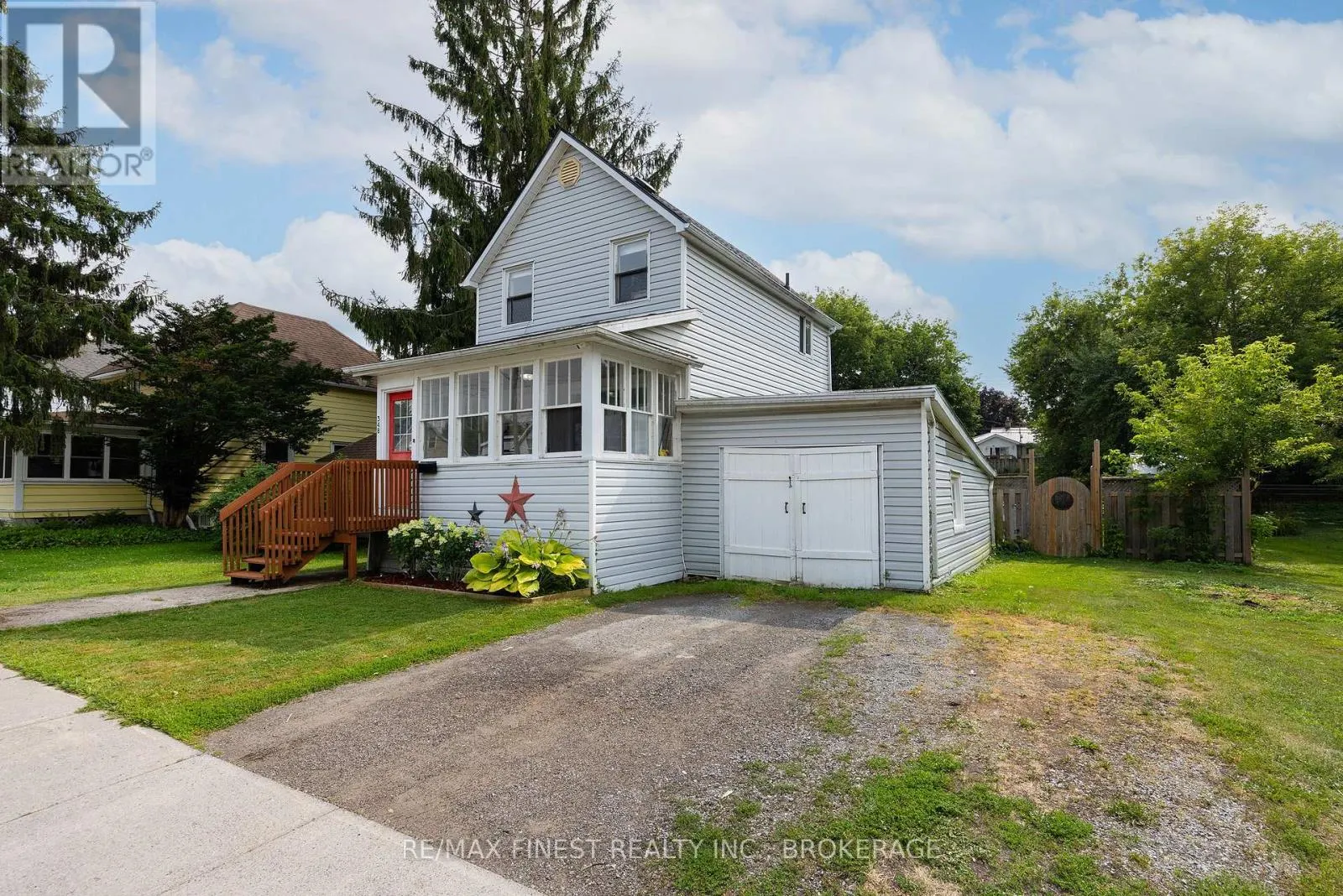 348 CHARLES STREET N