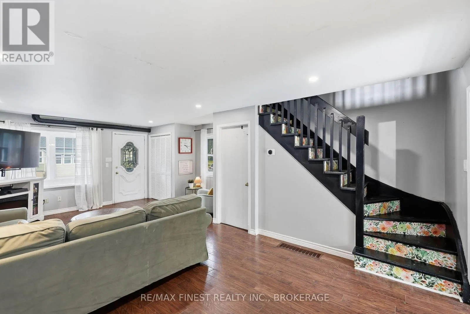 348 CHARLES STREET N