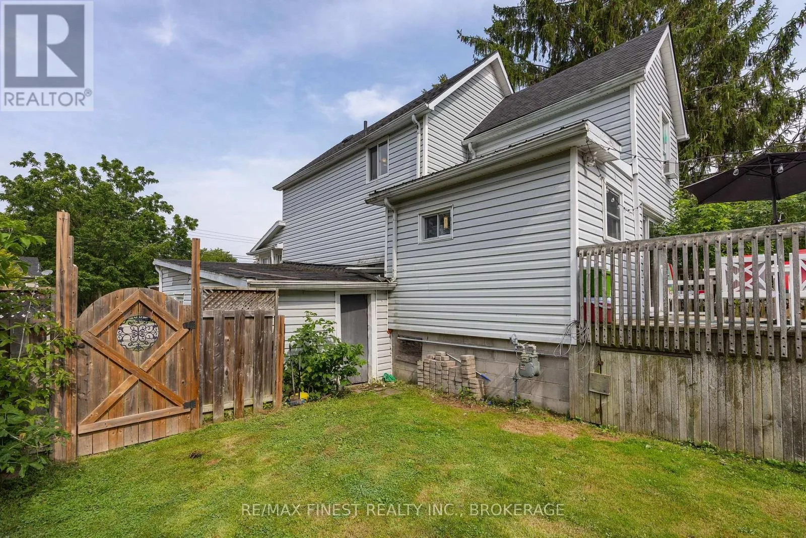348 CHARLES STREET N