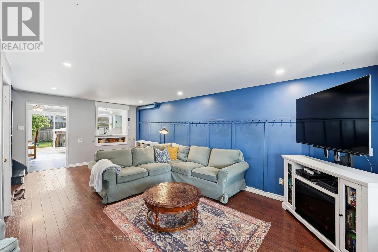 348 CHARLES STREET N
