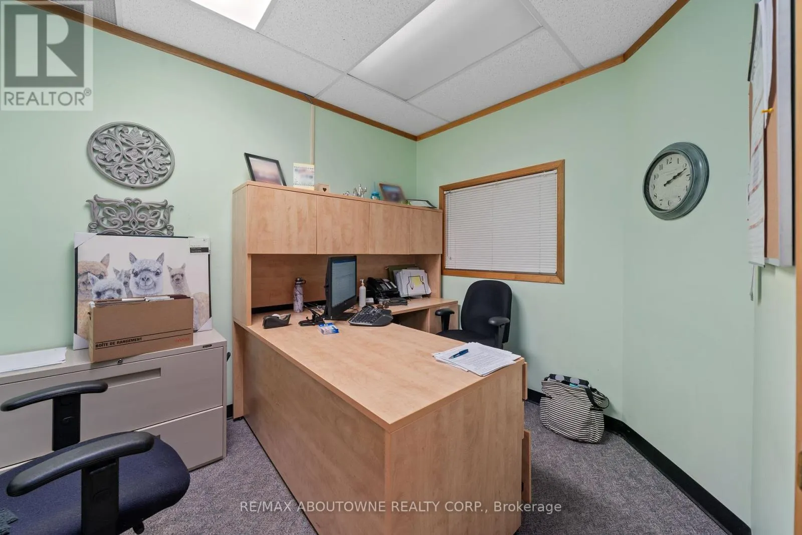 2 - 54 DUNDAS STREET E