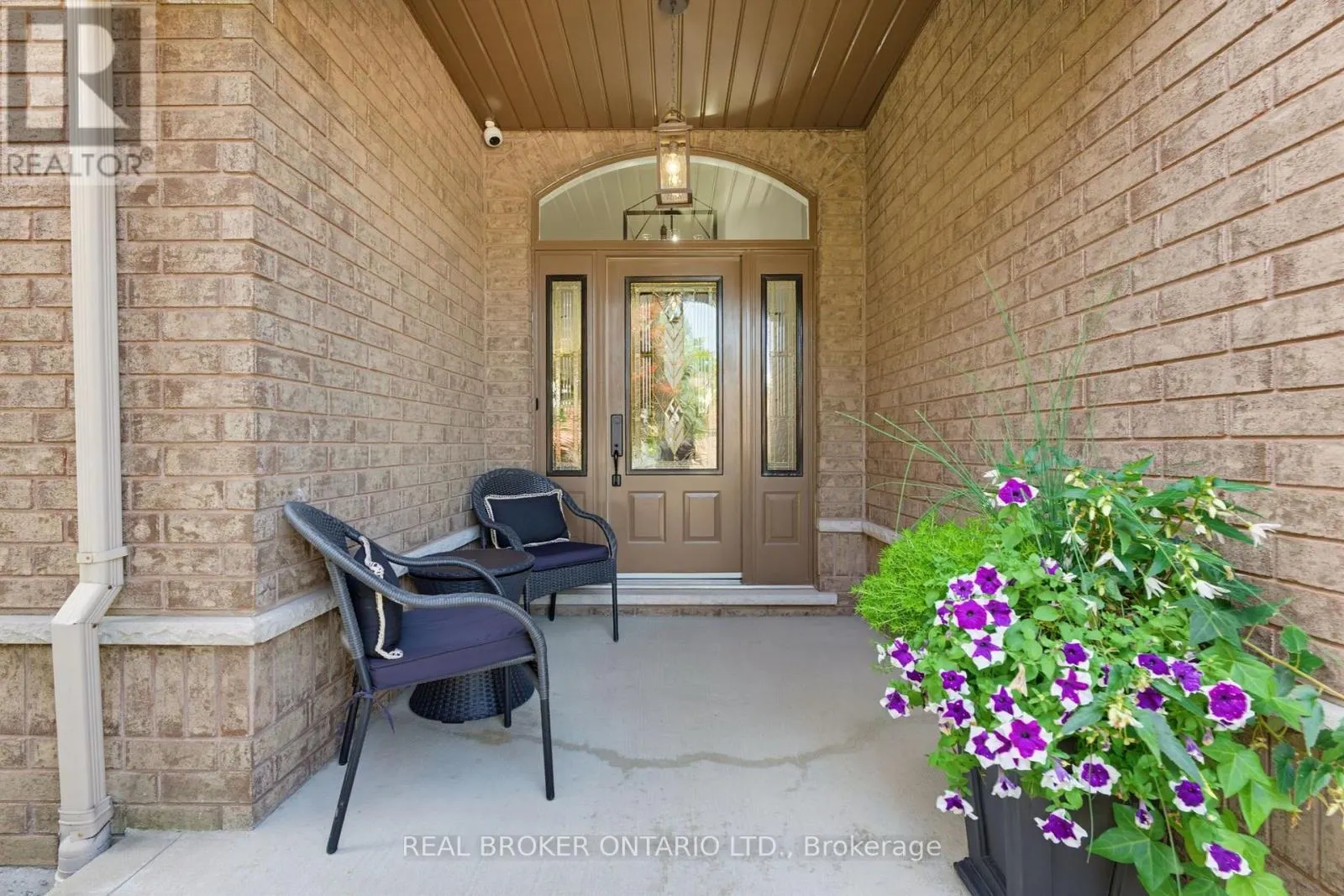 64 CARMICHAEL CRESCENT