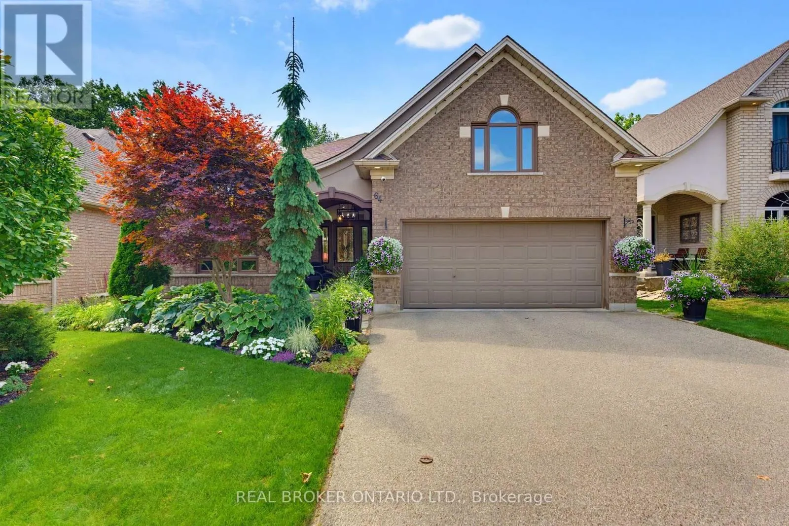 64 CARMICHAEL CRESCENT