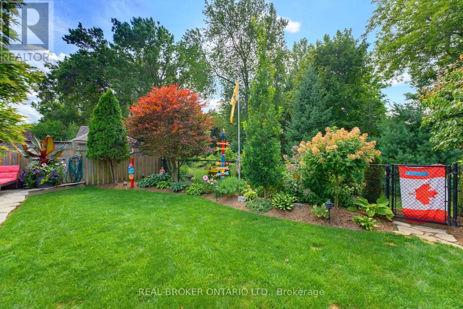 64 CARMICHAEL CRESCENT