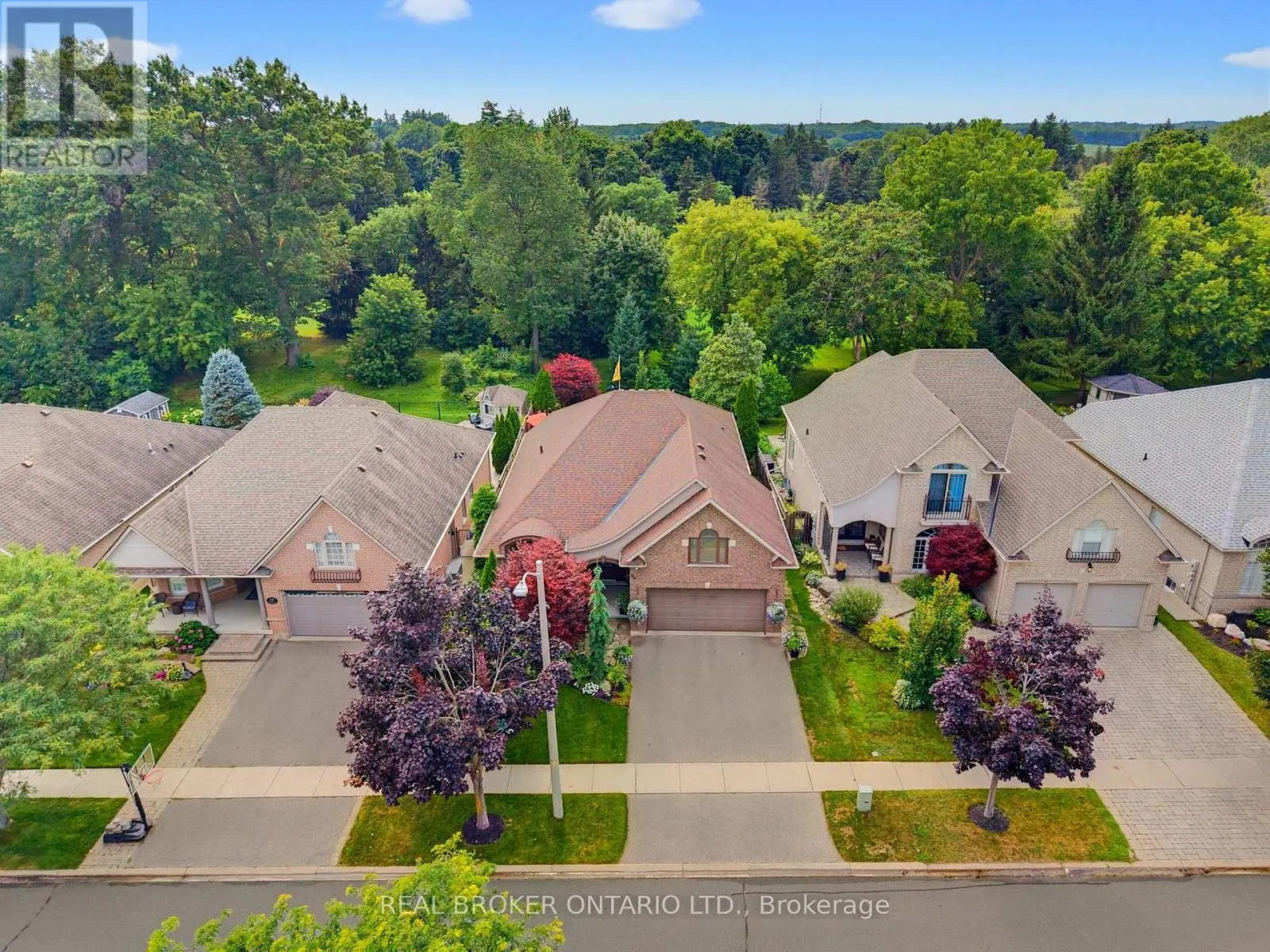 64 CARMICHAEL CRESCENT