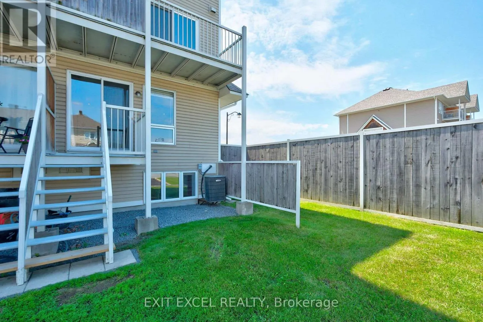 1 - 532 LAKERIDGE DRIVE