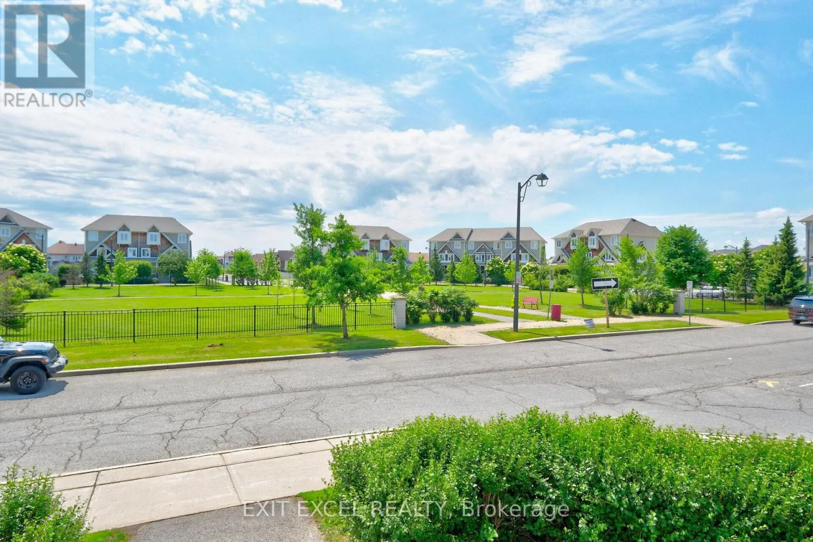 1 - 532 LAKERIDGE DRIVE