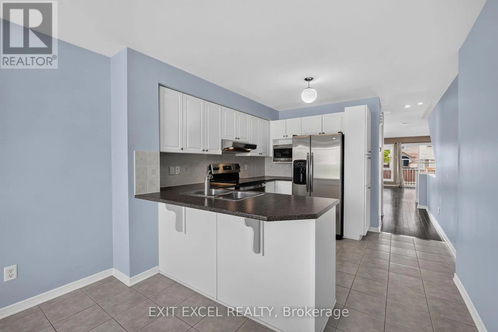 1 - 532 LAKERIDGE DRIVE