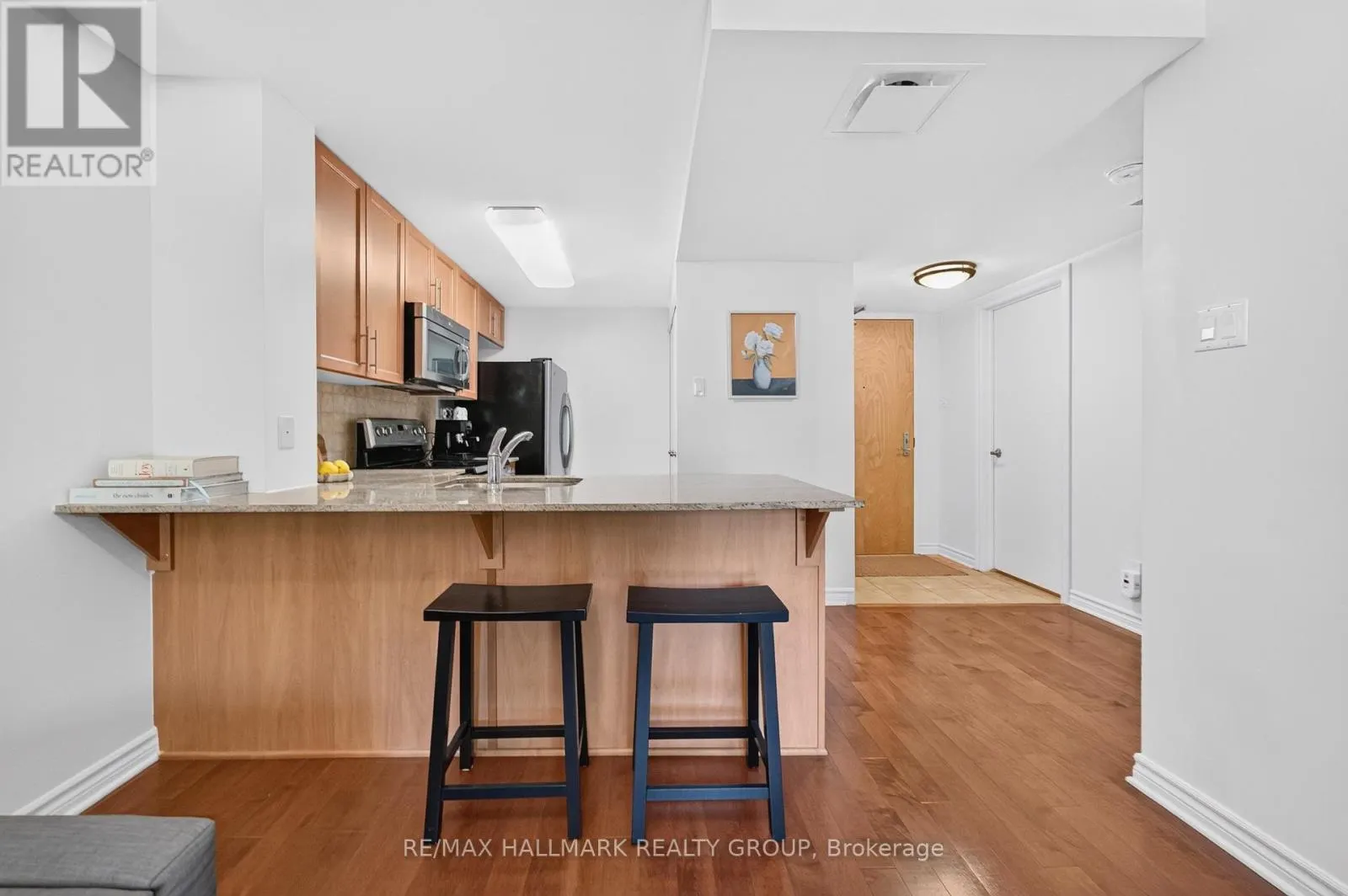 320 - 250 LETT STREET
