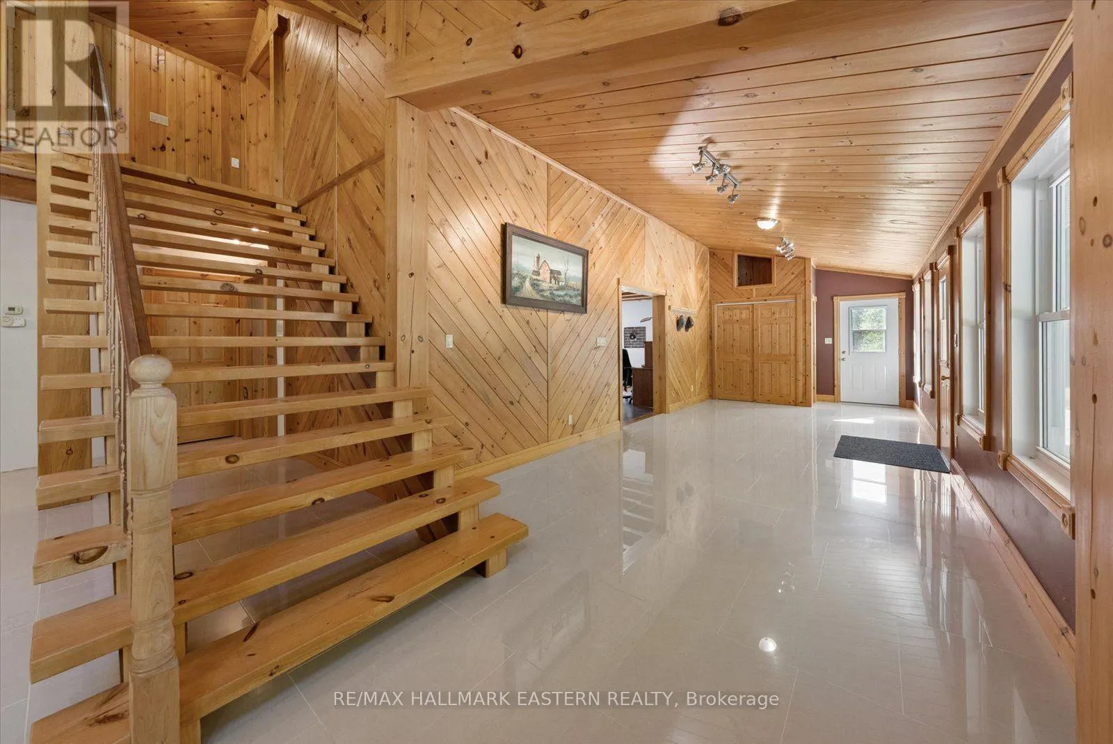 778 EIGHTH LINE ROAD S