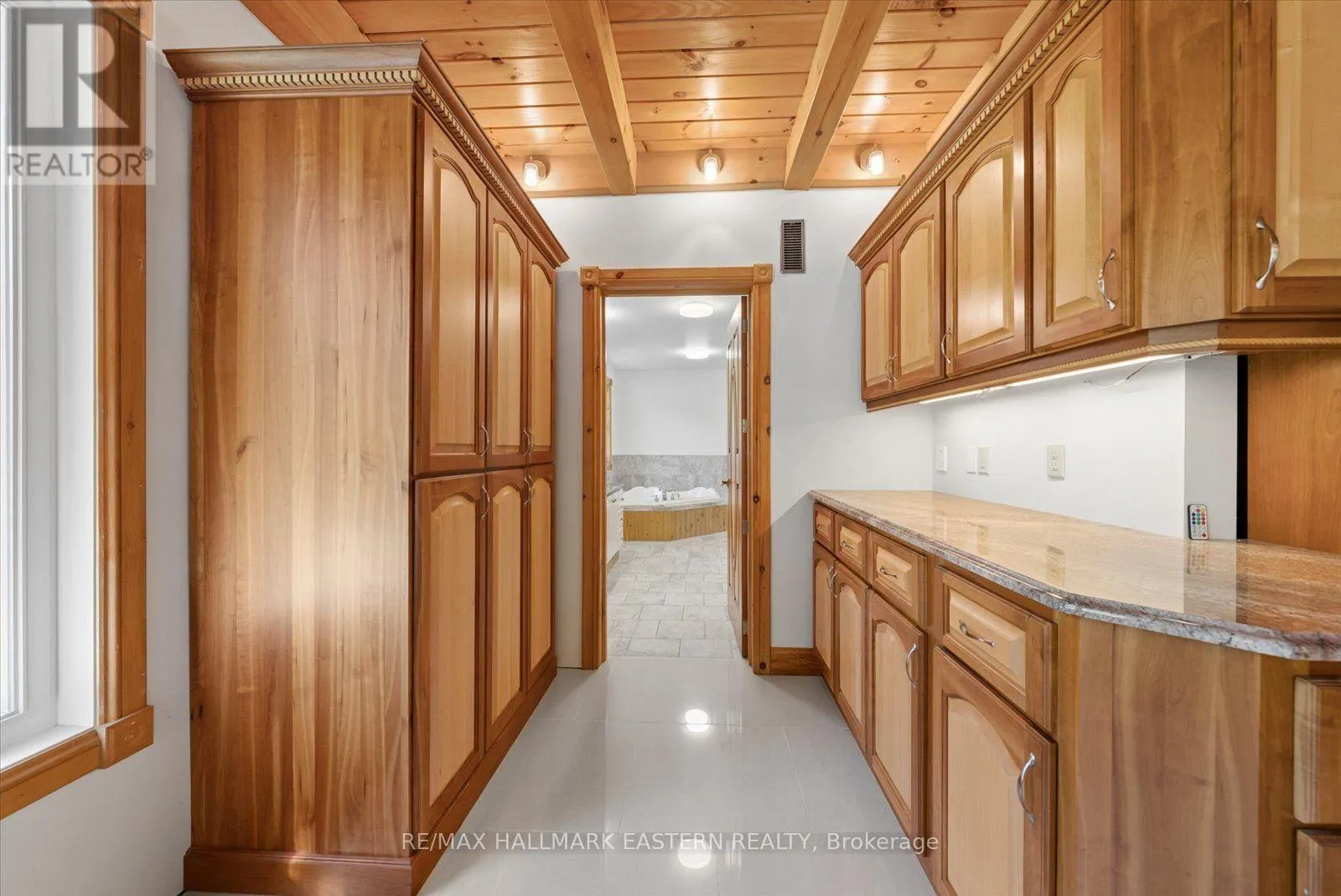 778 EIGHTH LINE ROAD S