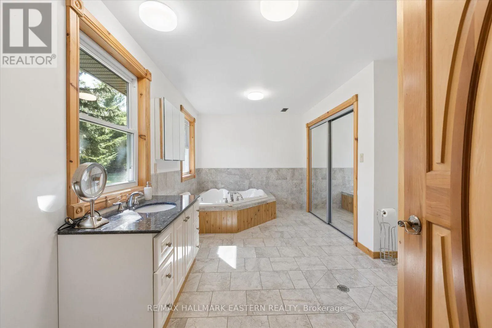 778 EIGHTH LINE ROAD S