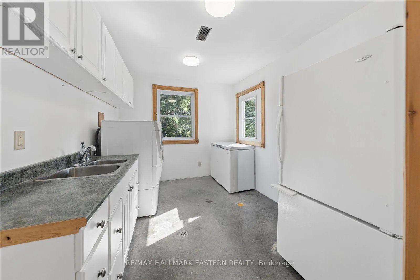778 EIGHTH LINE ROAD S