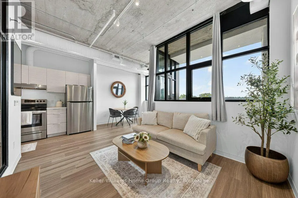 304 - 120 HURON STREET #304