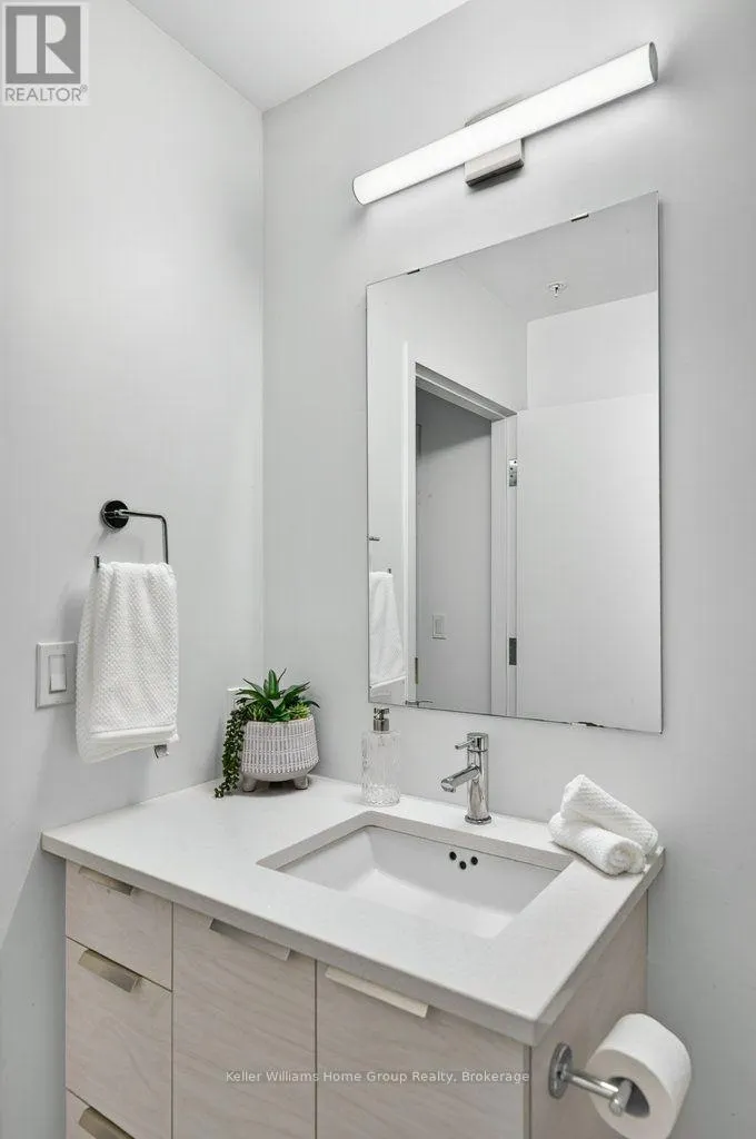 304 - 120 HURON STREET #304