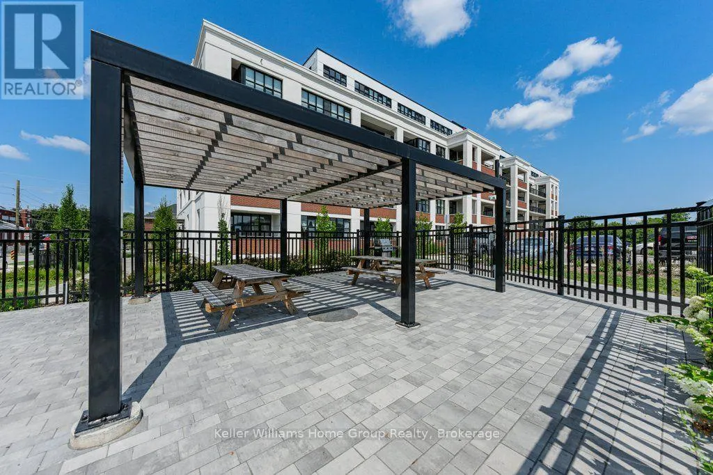 304 - 120 HURON STREET #304