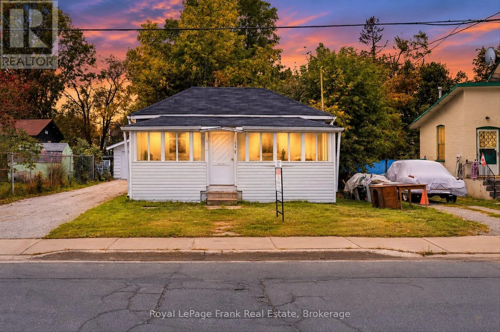 73 LINDSAY STREET N