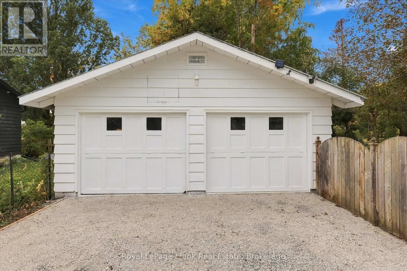 73 LINDSAY STREET N