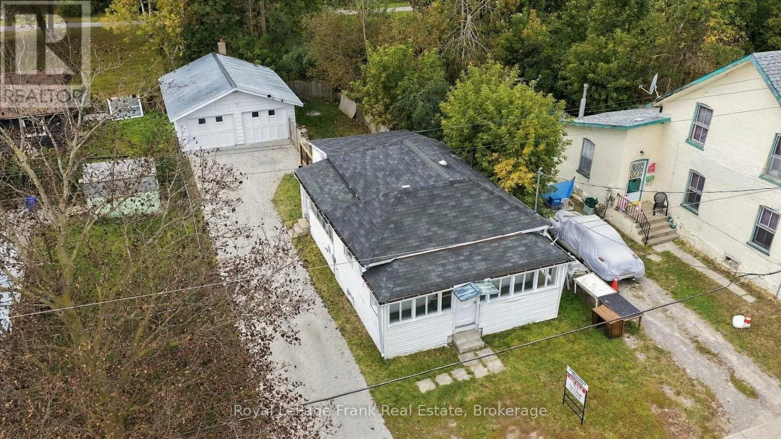 73 LINDSAY STREET N