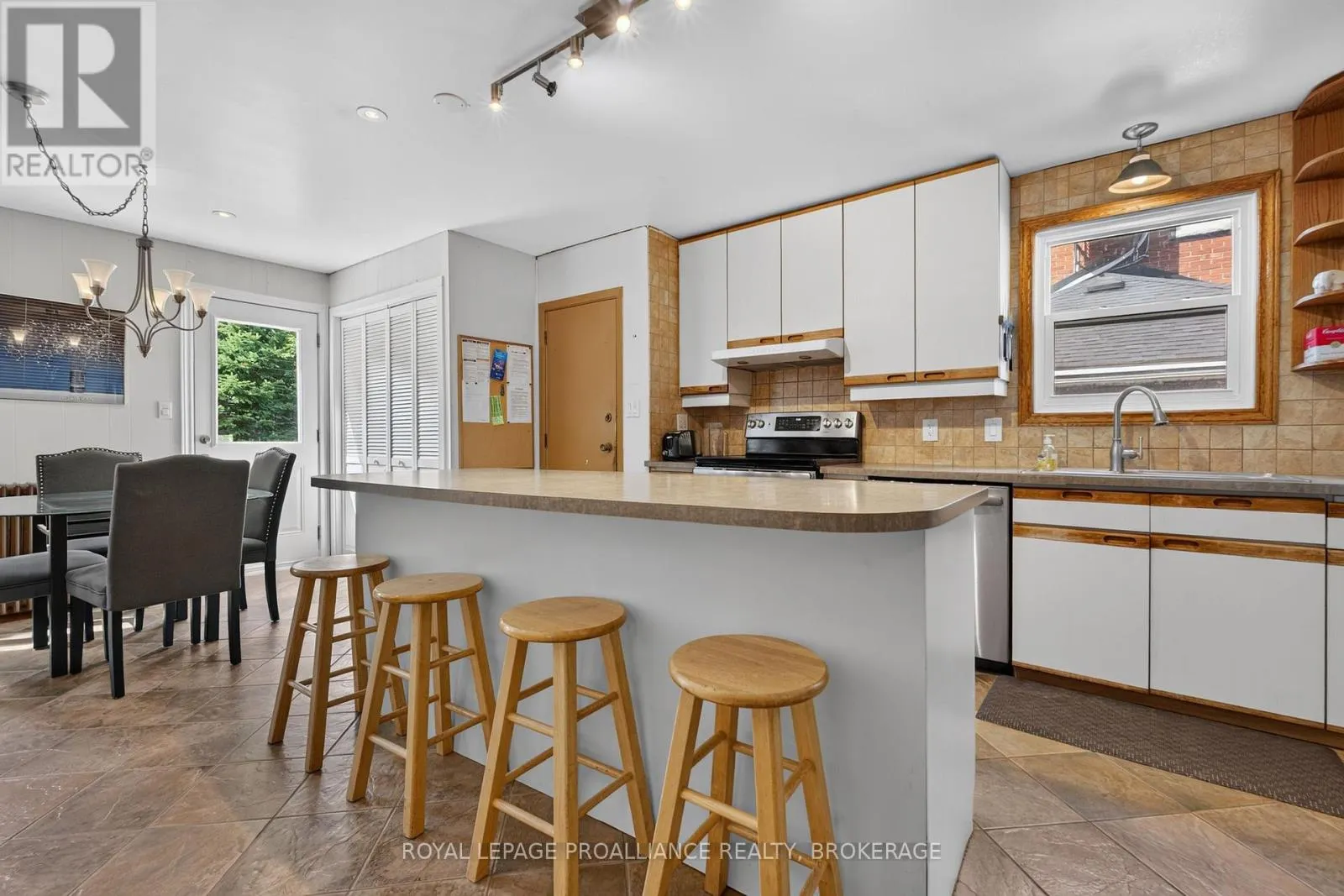 130 MACDONNELL STREET