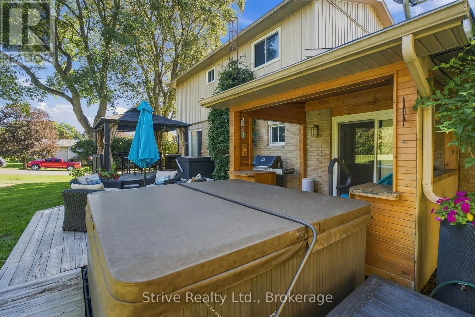 6 LENORE AVENUE