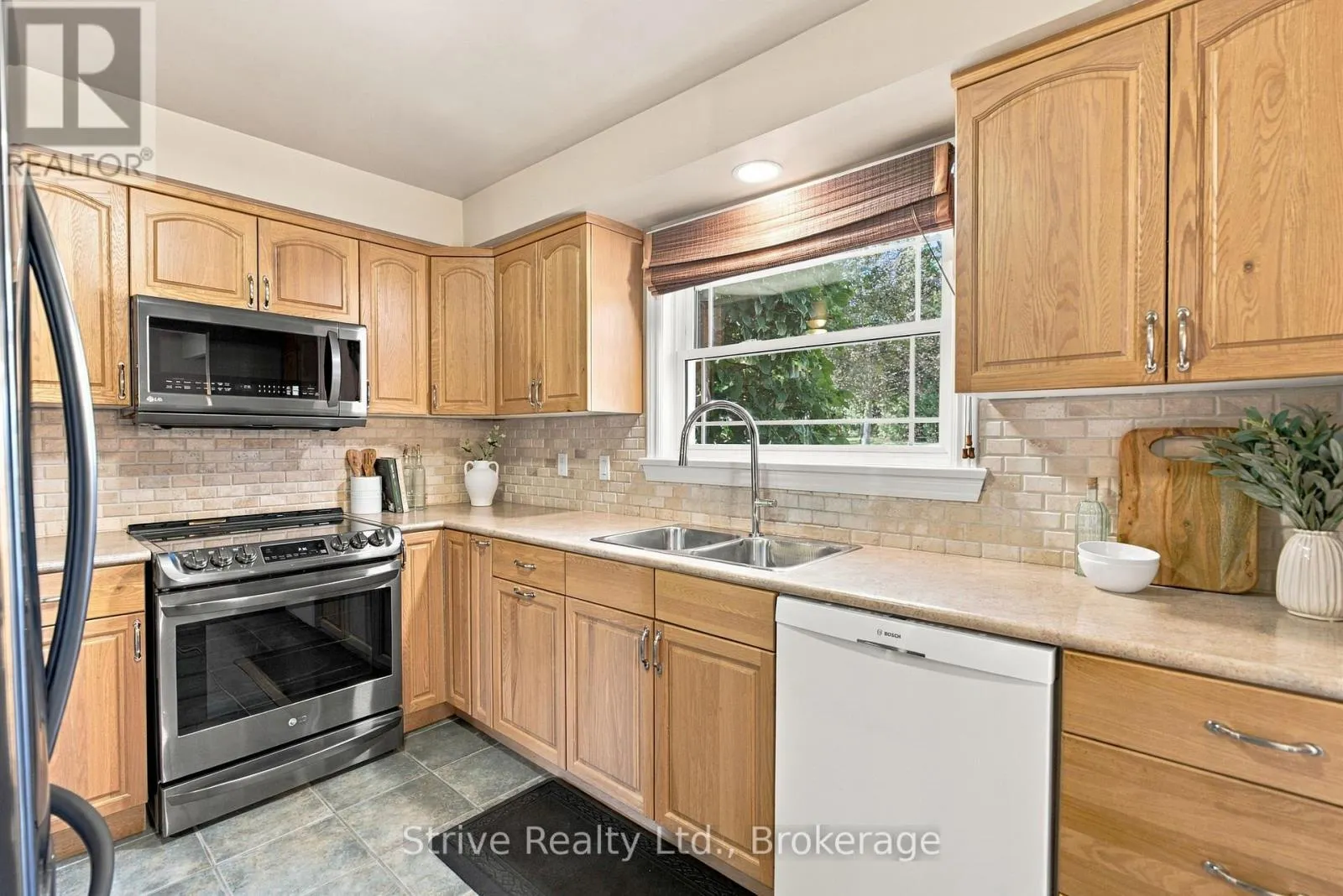 6 LENORE AVENUE