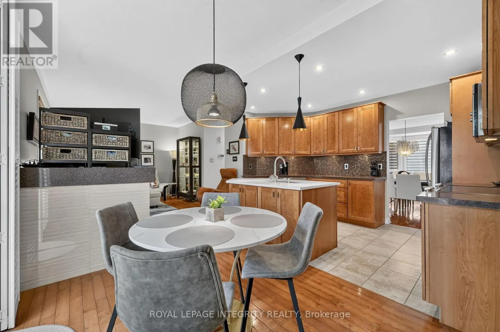 2117 SANDY OAKS DRIVE